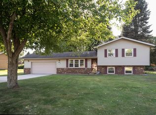 1940 Capri Dr, Niles, MI 49120