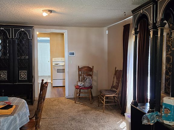 4th image of 2852 Bertram St