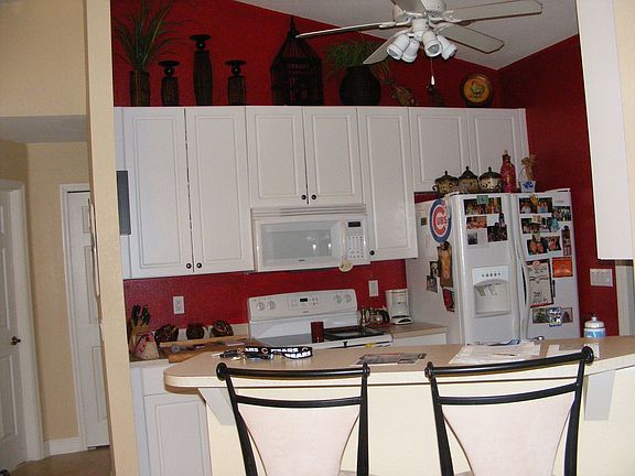 4th image of 3420 SW Santa Barbara Pl