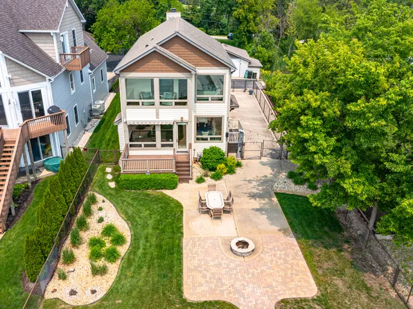 38383 N Drexel Blvd, Antioch, IL 60002