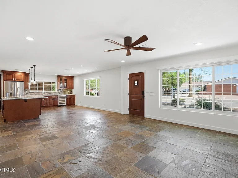 8307 E Clarendon Ave — Photo 7