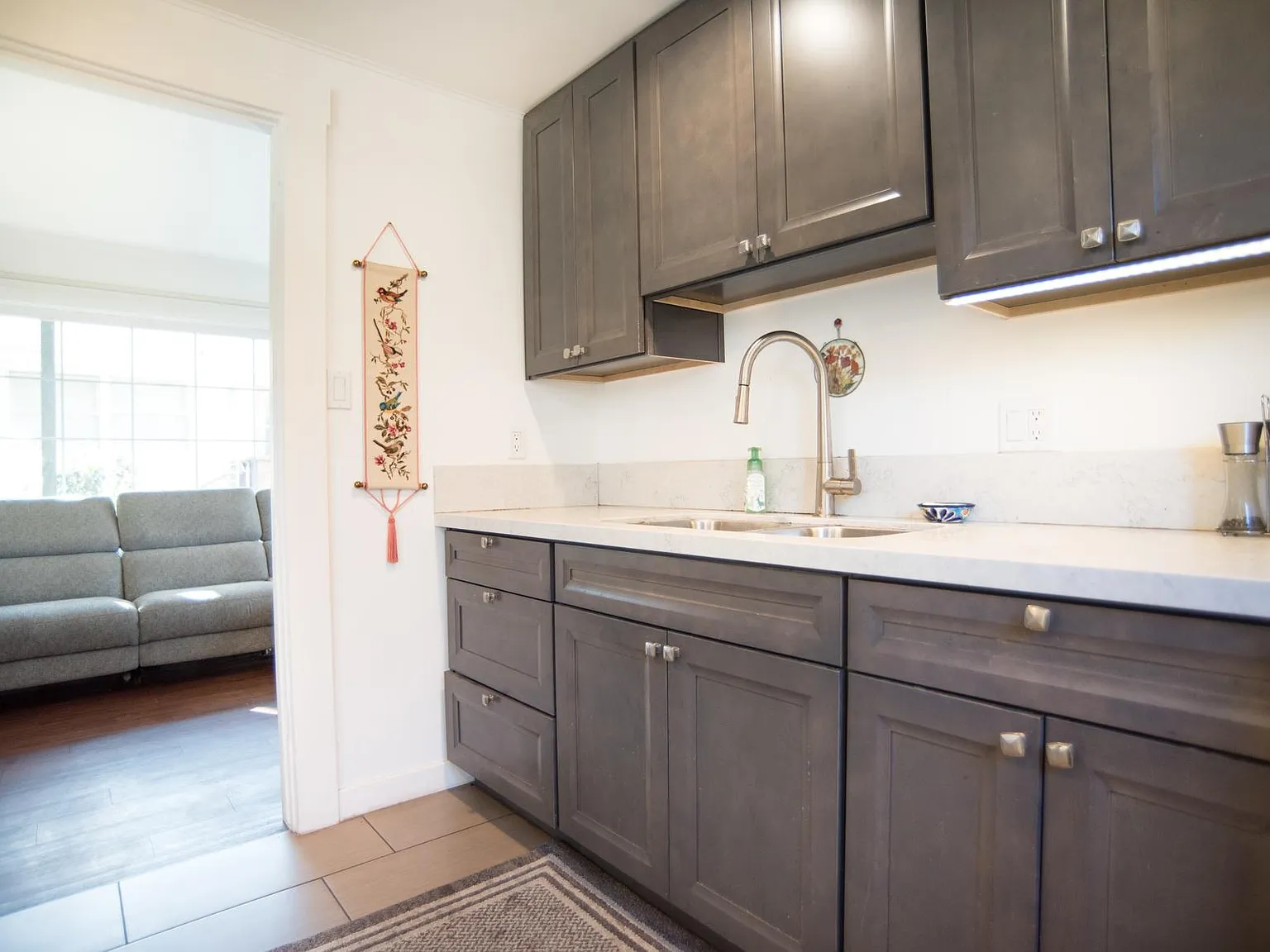 2222 Dwight St — Photo 2
