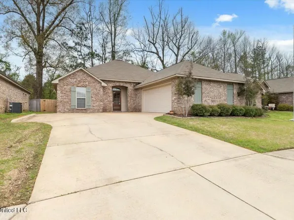 626 Lexington Dr, Florence, MS 39073