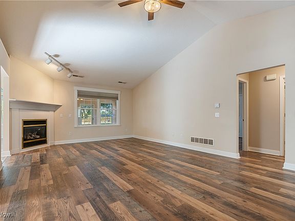 4th image of 3945 Arbor Creek Ave NW