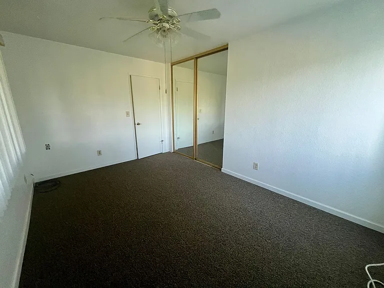 11015 Schafer Ave — Photo 17