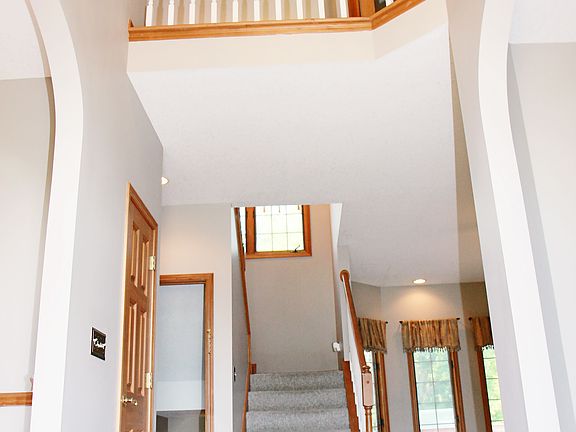 2nd image of 1303 Pin Oak Ln