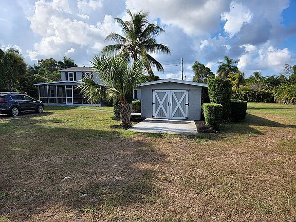 Detached garage or workshop 