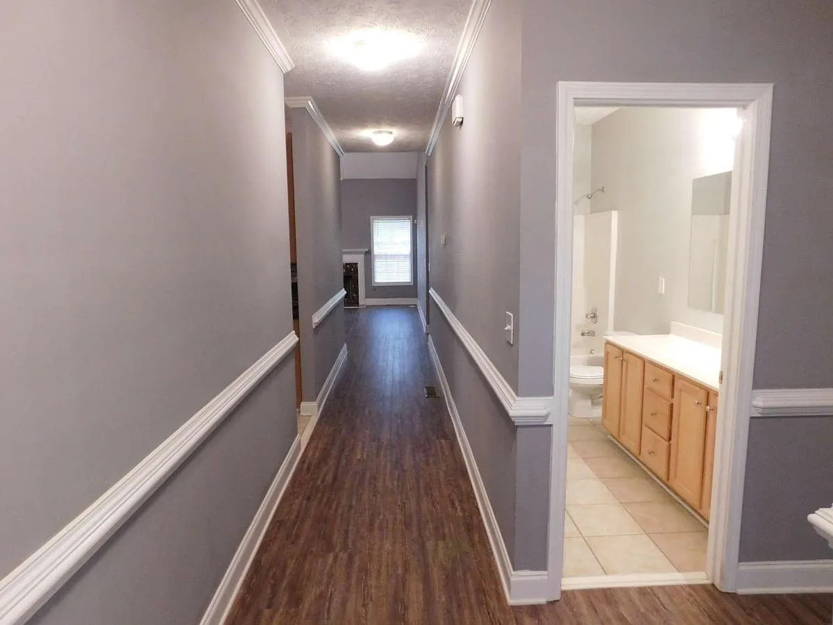 5 bed, 3.0 bath, 2422 sqft, $1,995 — Photo 4