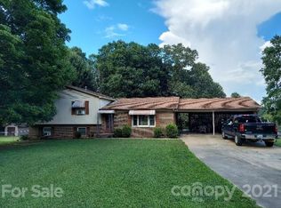3943 13th Street Cir NE, Hickory, NC 28601