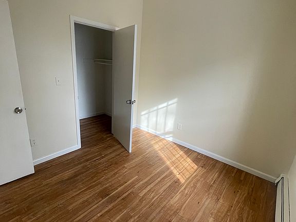 5th image of 1804 Barnum Ave #8