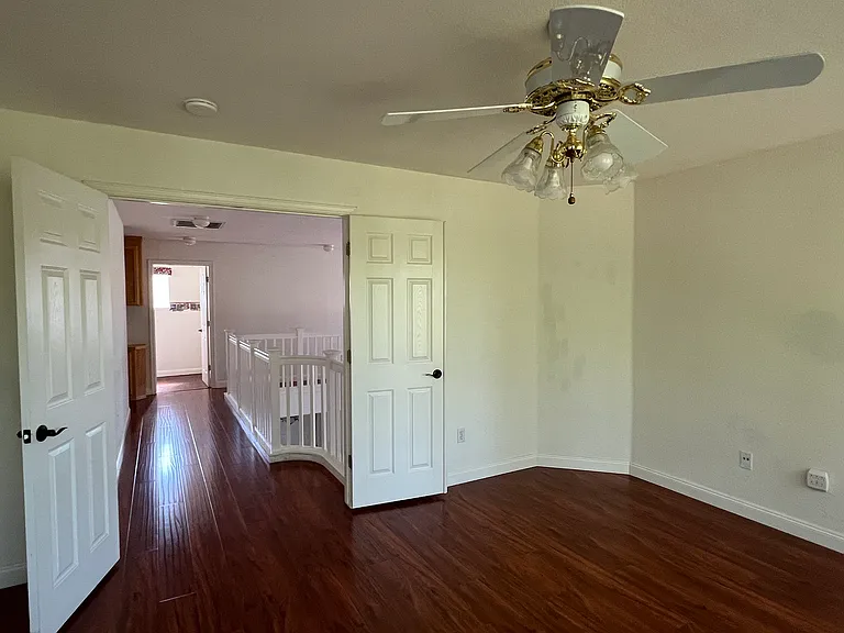723 Sunlight Dr — Photo 7