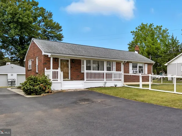 918 E Simpson St, Mechanicsburg, PA 17055