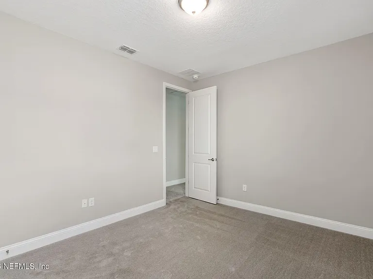 571 Marquesa Cir — Photo 31