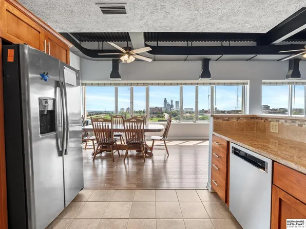 105 N 31st Ave #905, Omaha, NE 68131