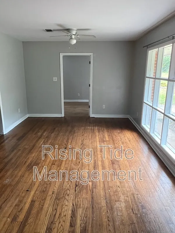 4 bed, 2.0 bath, 1500 sqft, $1,025 — Photo 3