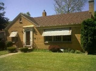 656 Jefferson Ave, Elgin, IL 60120