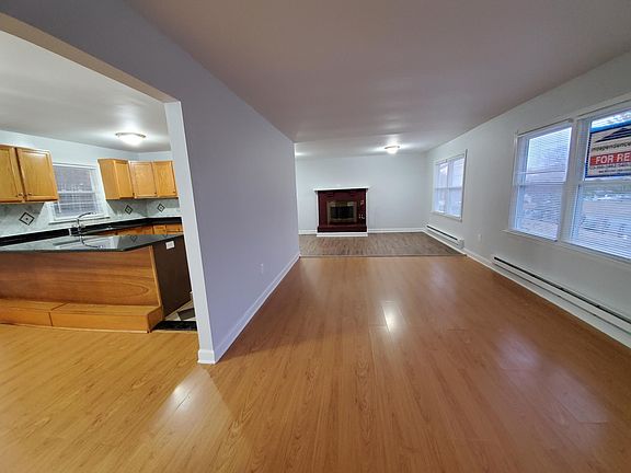 2nd image of 308 Oakridge Dr