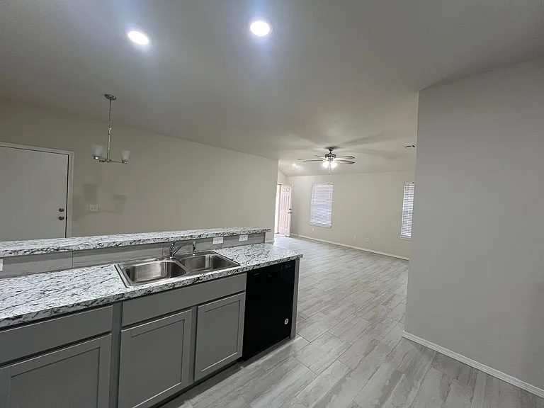 1816 W 23rd Ave — Photo 5