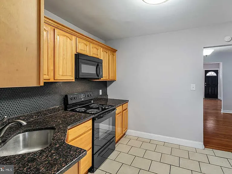 2111 Mifflin St — Photo 10