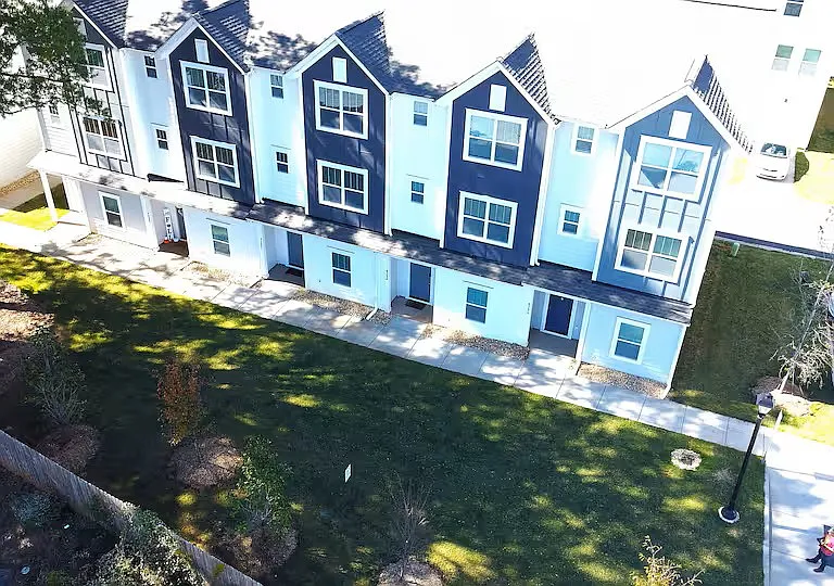 4122 Salient St — Photo 1