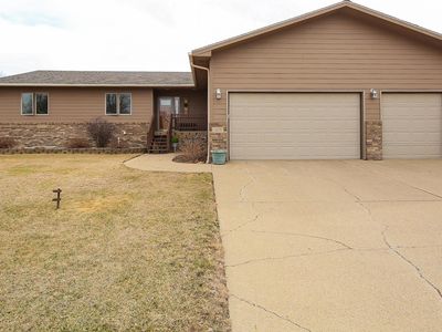 1175 Dignity Dr, Beresford, SD, 57004