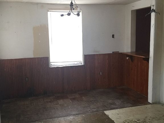 3rd image of 815 Vine St