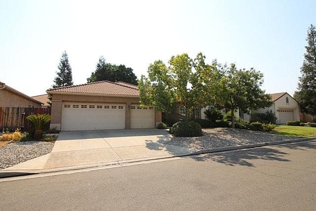 1st image of 9272 N Dearing Ave