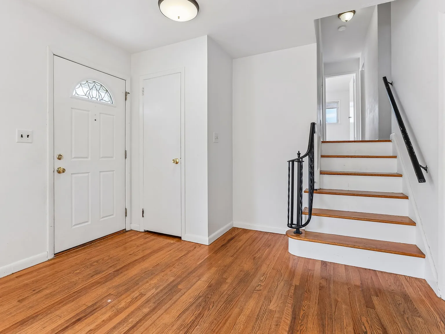 3 bed, 1562 sqft, $5,450 — Photo 3