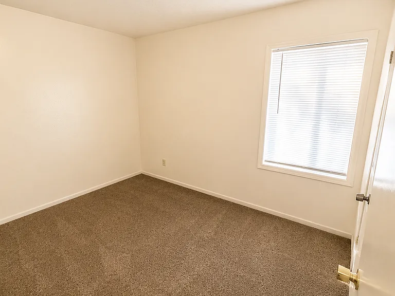 M07- 1710 Oregon — Photo 5