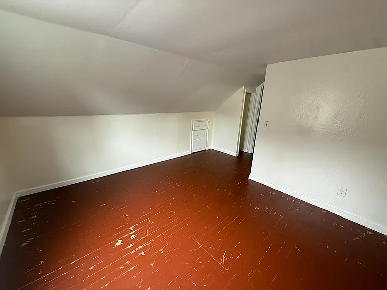 203 W Elm St — Photo 19