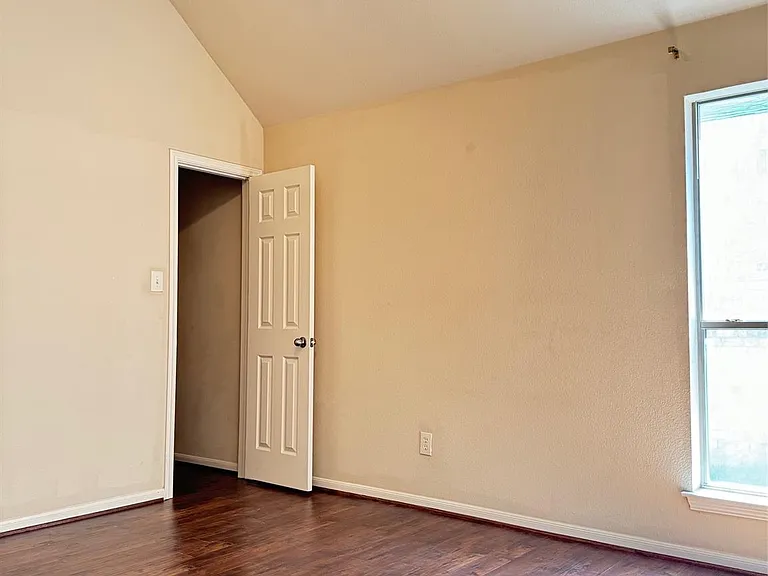 27926 Barberry Banks Ln — Photo 19