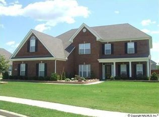 7013 Oak Creek Cir SE, Owens Cross Roads, AL 35763