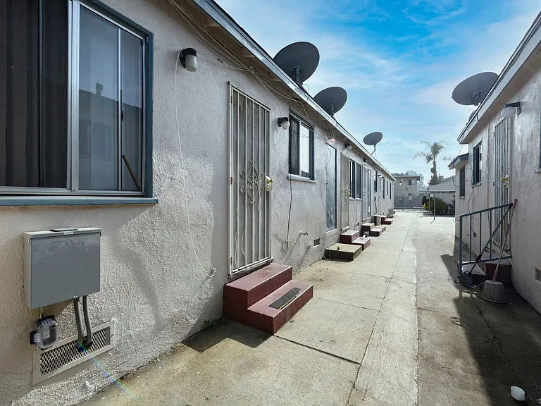 12415 Cedar Ave #E — Photo 13