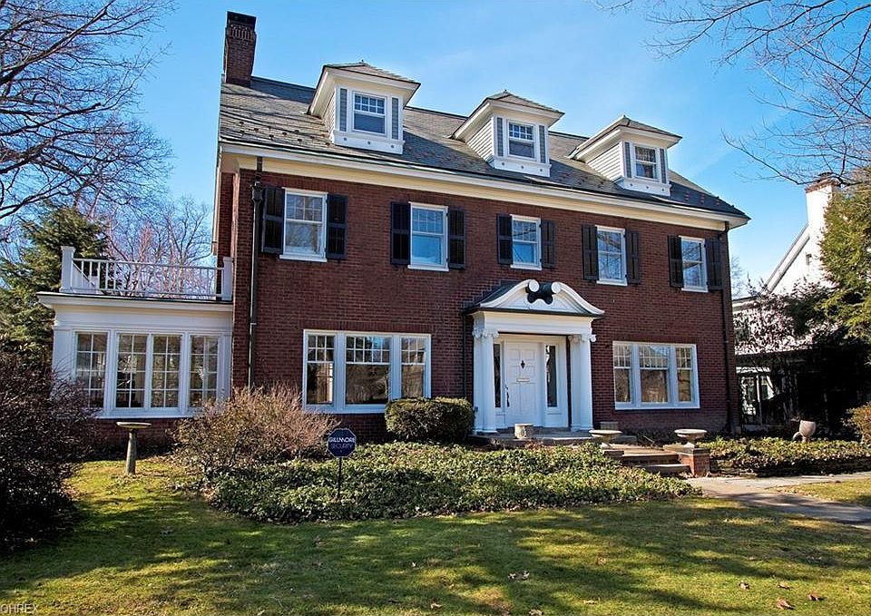 1st image of 2240 Woodmere Dr