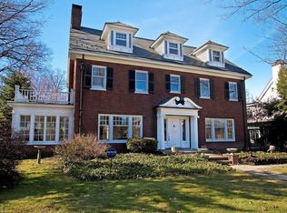 2240 Woodmere Dr, Cleveland Heights, OH