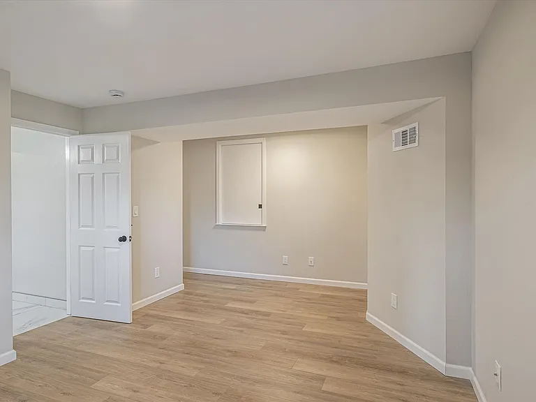 109 Cleland Ave — Photo 13