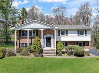 4 Fairmont Ter, West Nyack, NY 10994
