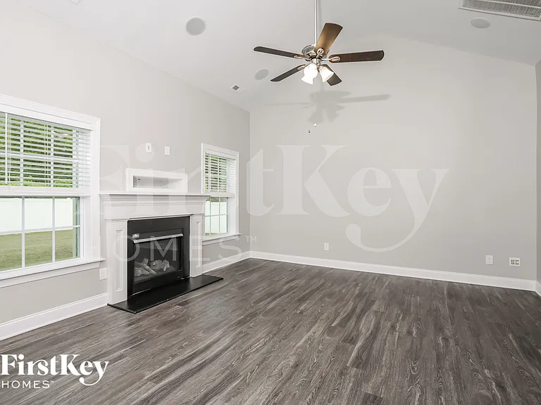 157 Ramsgate Dr — Photo 2