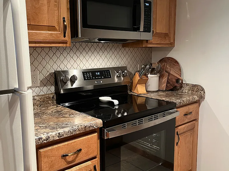 6243 Charing Cross Ln #B — Photo 10
