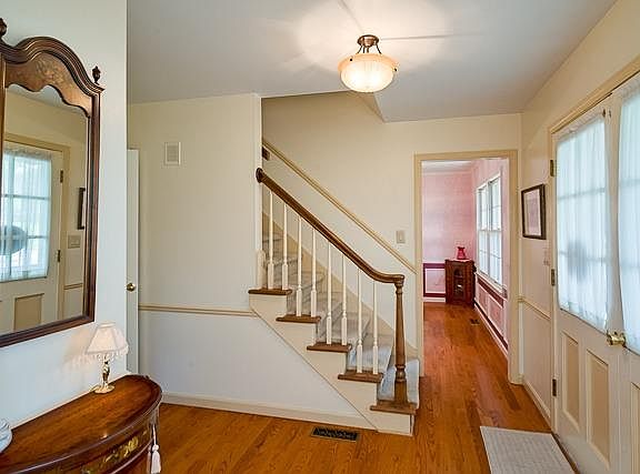 2nd image of 3330 Surrey Dr