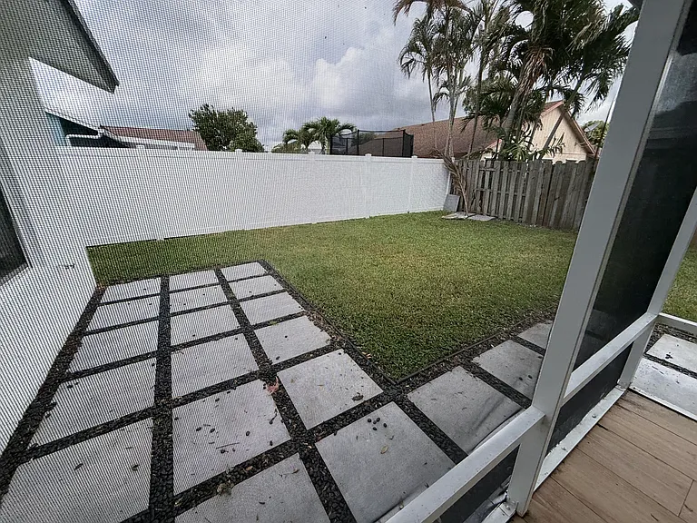 6249 Foster St — Photo 24