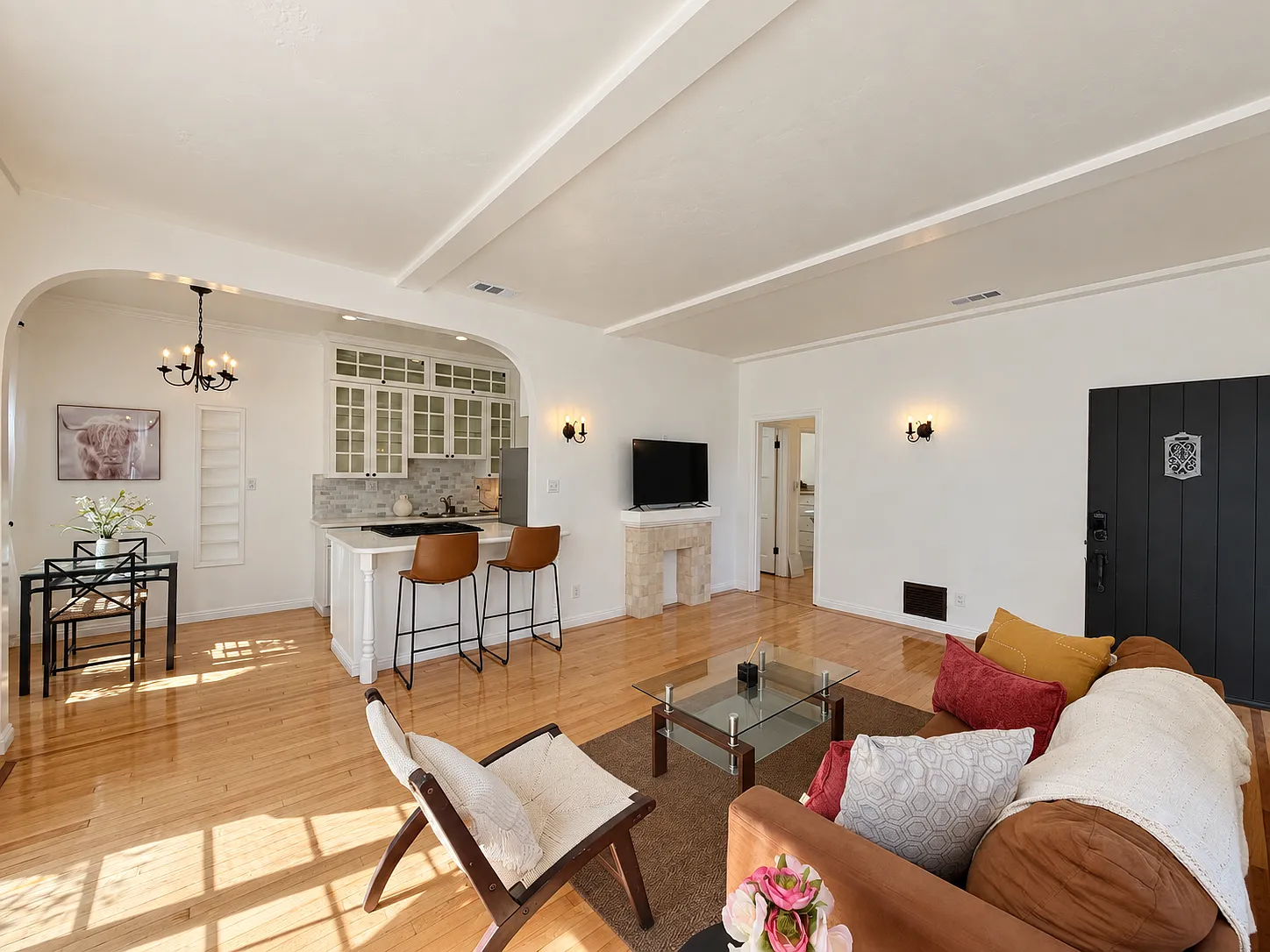 2 bed, 1200 sqft, $6,000 — Photo 4