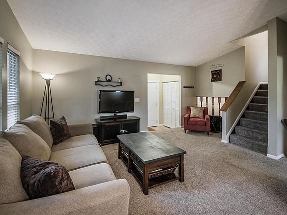 2nd image of 652 Forestwood Dr