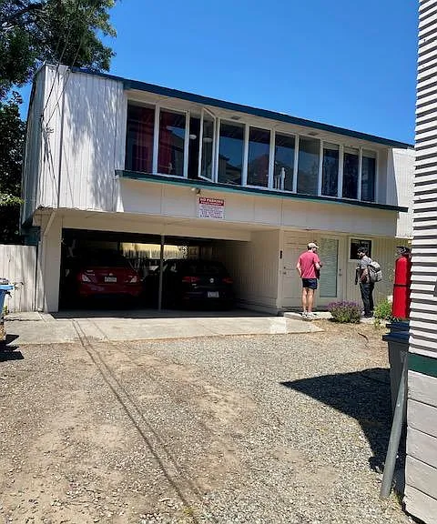 1911B Berkeley Way — Photo 3