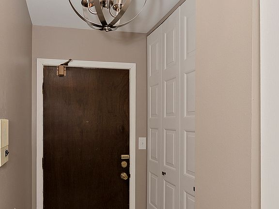 5th image of 3 Oak Creek Dr APT 1404