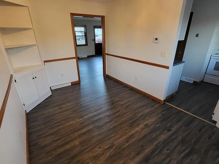 84 Village Ln — Photo 4