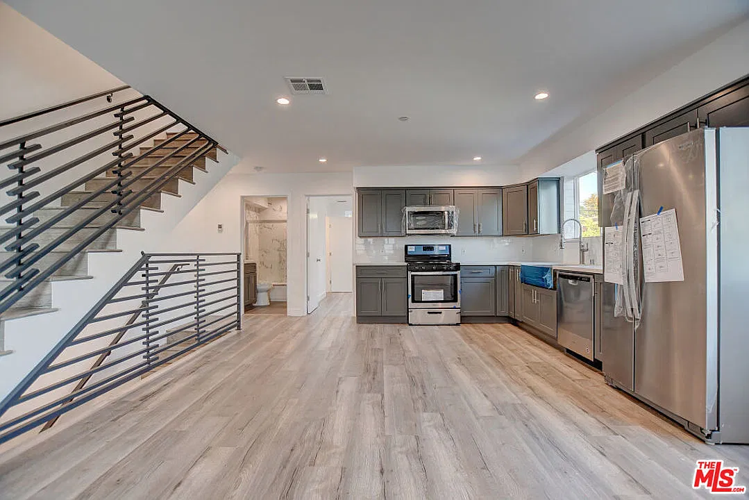 4 bed, 1800 sqft, $5,000 — Photo 3