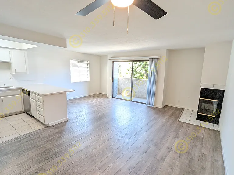 10758 Lawler St #3 — Photo 21