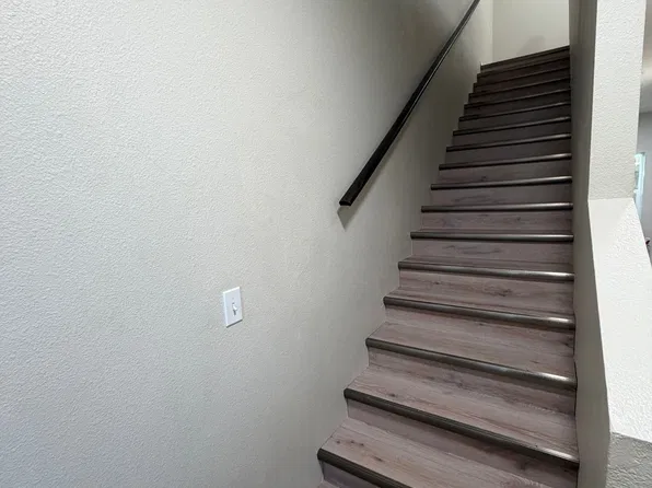 Beautiful 6-Plex split level townhome with garage, 204-240 SW 11th Ave #230, Ontario, OR 97914