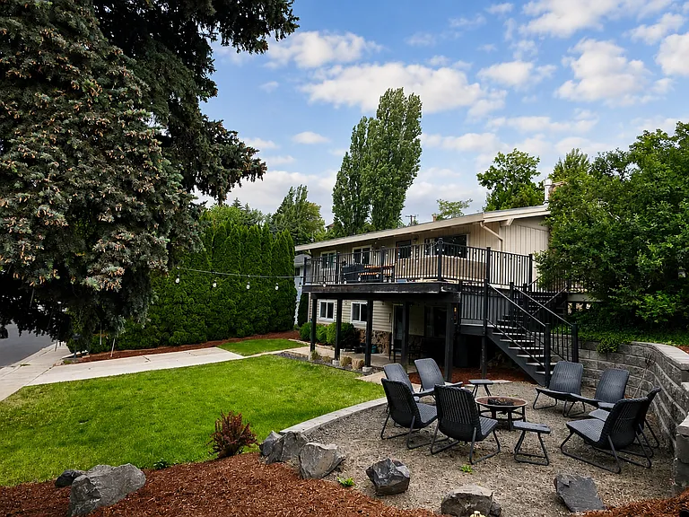 Fire pit and Terrace - Large Corner Lot